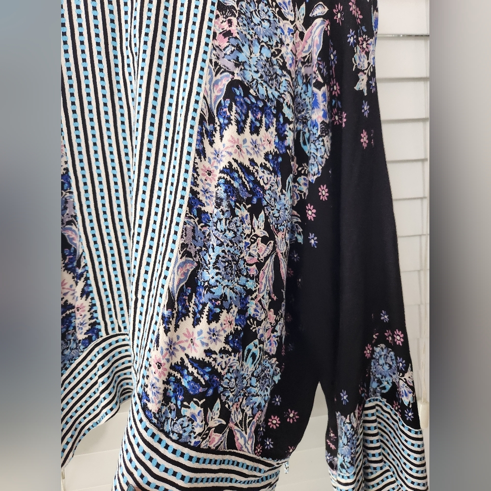 Free People Mix N Match Boho Black Floral V Neck Kimono Style Top Size Small - Picture 10 of 15